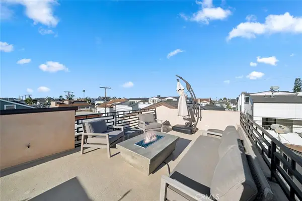 1/2 Poinsettia Avenue, Corona Del Mar, CA 92625