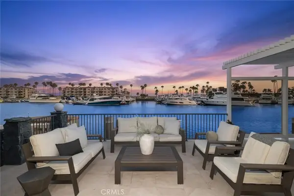 17033 Edgewater Lane, Huntington Beach, CA 92649