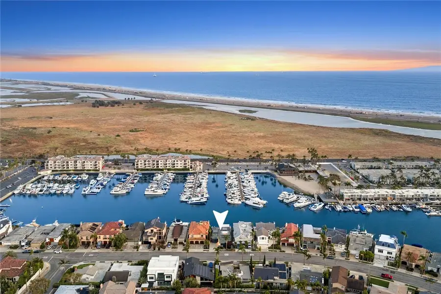 17033 Edgewater Lane, Huntington Beach, CA 92649 - #2