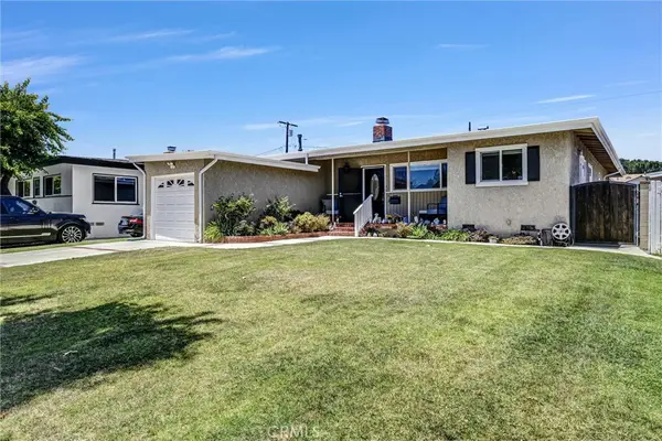 6141 E Huntdale Street E, Long Beach, CA 90808