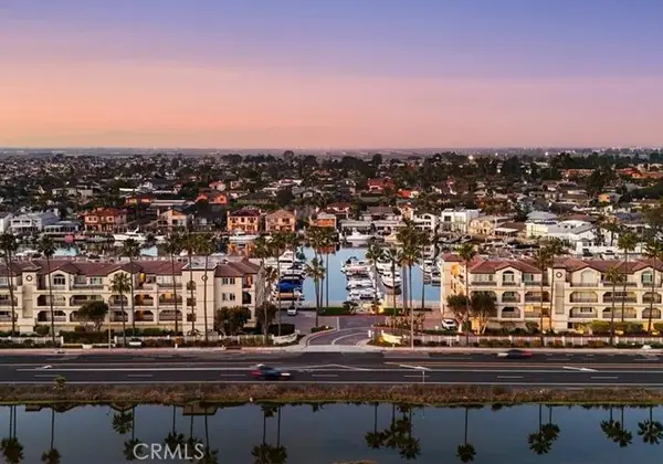 4167 Warner #301, Huntington Beach, CA 92649