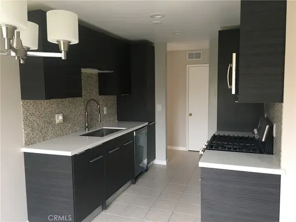 700 W La Veta Avenue #G8, Orange, CA 92868