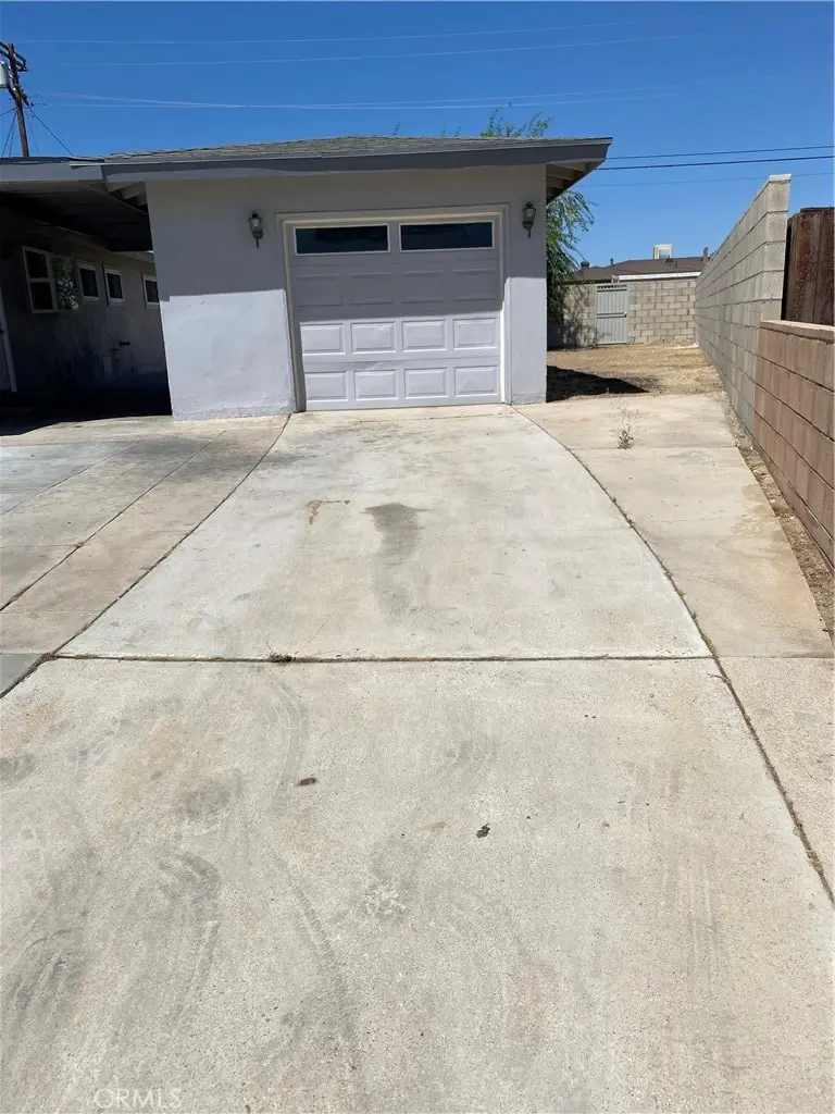 15118 Prado Court, Victorville, CA 92395 - #3