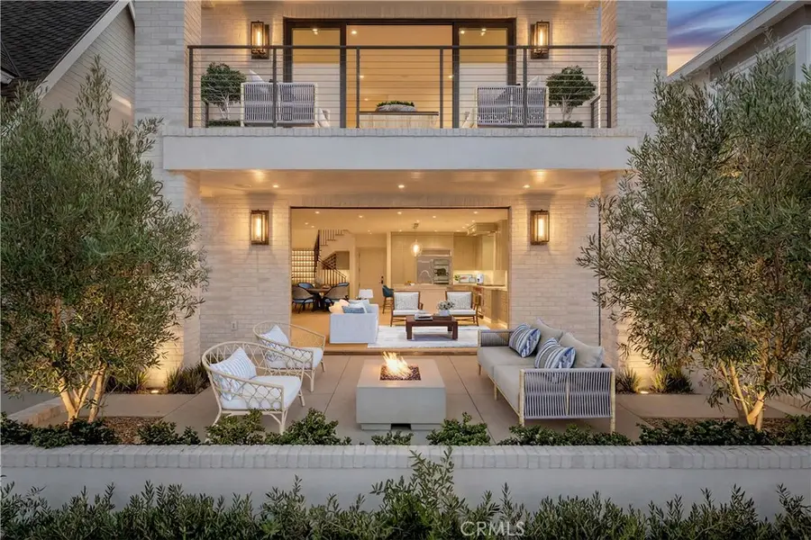 225 Diamond, Newport Beach, CA 92662 - #2