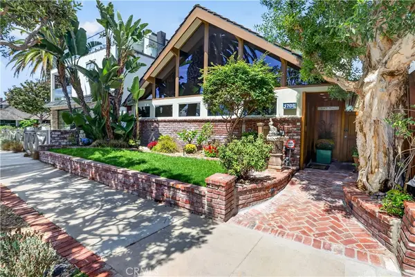 1706 E Ocean Boulevard, Newport Beach, CA 92661