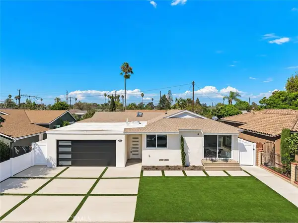 674 Senate Street, Costa Mesa, CA 92627