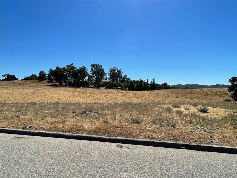 2140 Holly Drive, Paso Robles, CA 93446 - #2