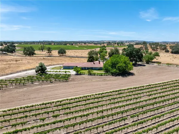 5275 Camp 8 Road, Paso Robles, CA 93446