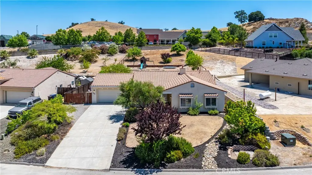 2245 Holly Drive, Paso Robles, CA 93446 - Image #1