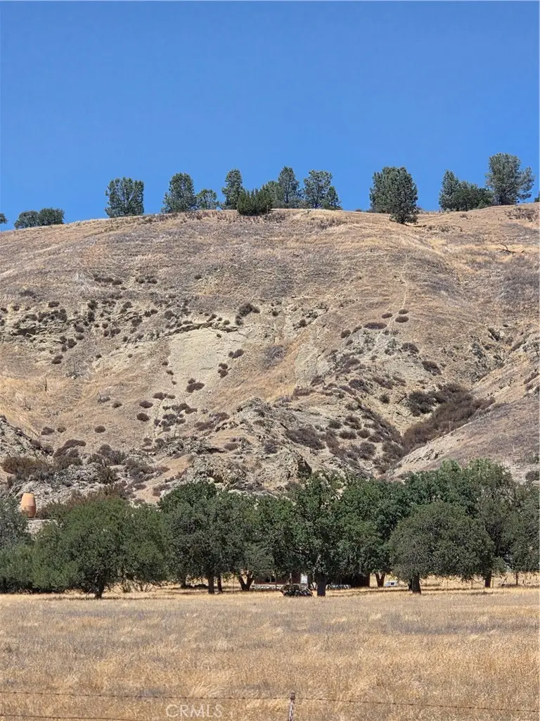 87577 Oak Street, Parkfield, CA 93451 - Image #2