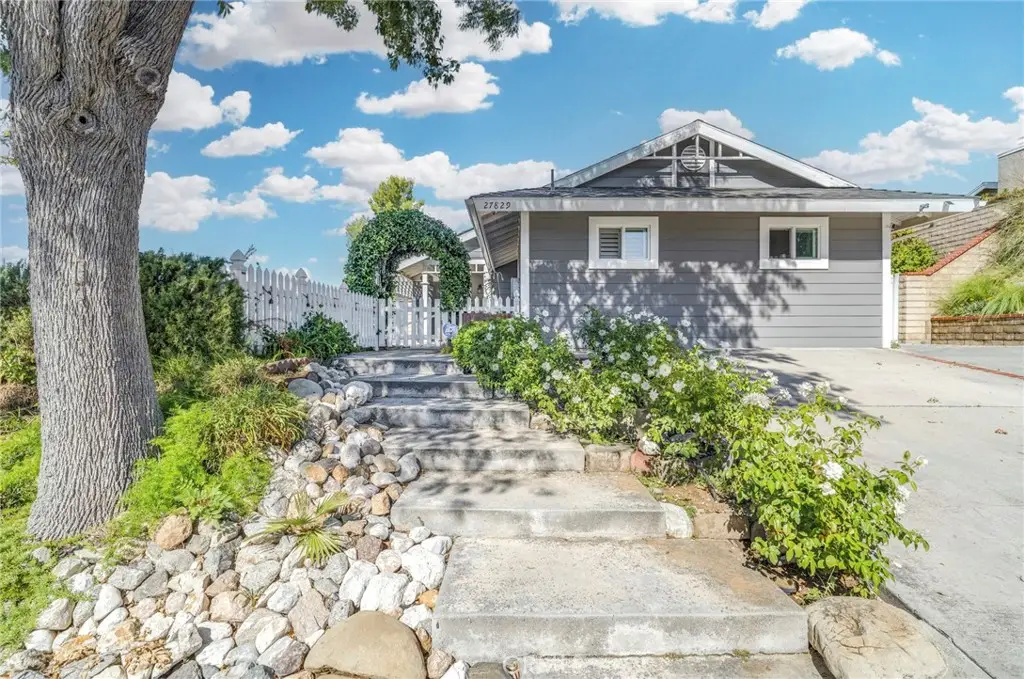 27829 Carnegie, Saugus, CA 91350 - #1