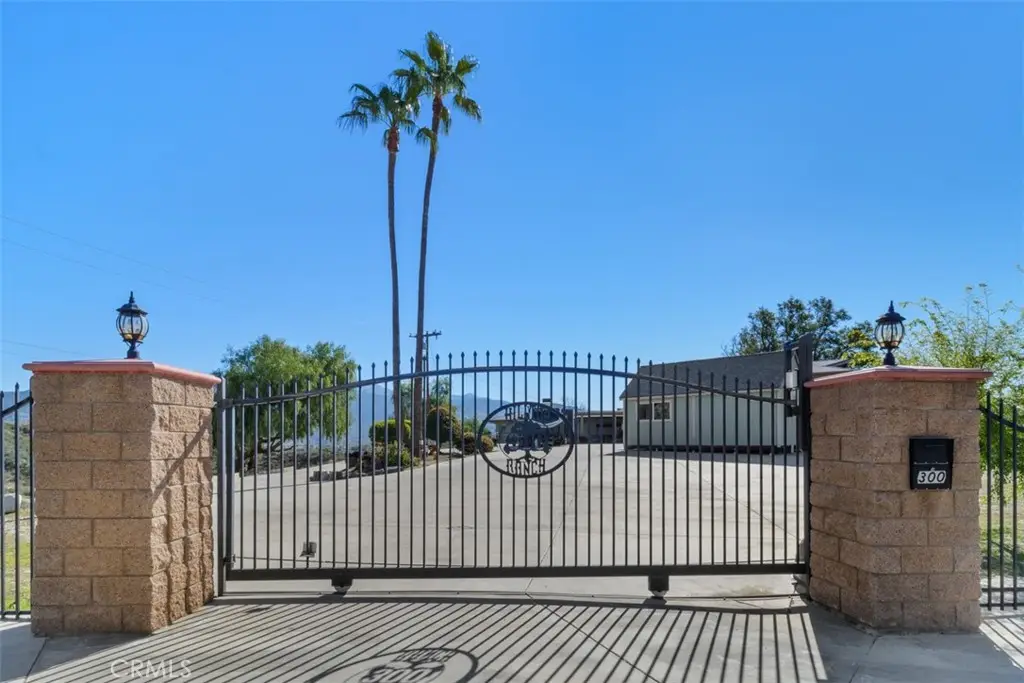 300 Anderson Drive, Hemet, CA 92544 - Image #1