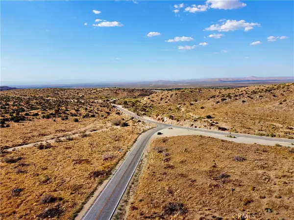 13 Longview Road, Pearblossom, CA 93553