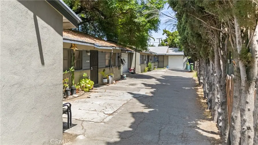 6240 Hazeltine Avenue, Van Nuys, CA 91401 - Image #3