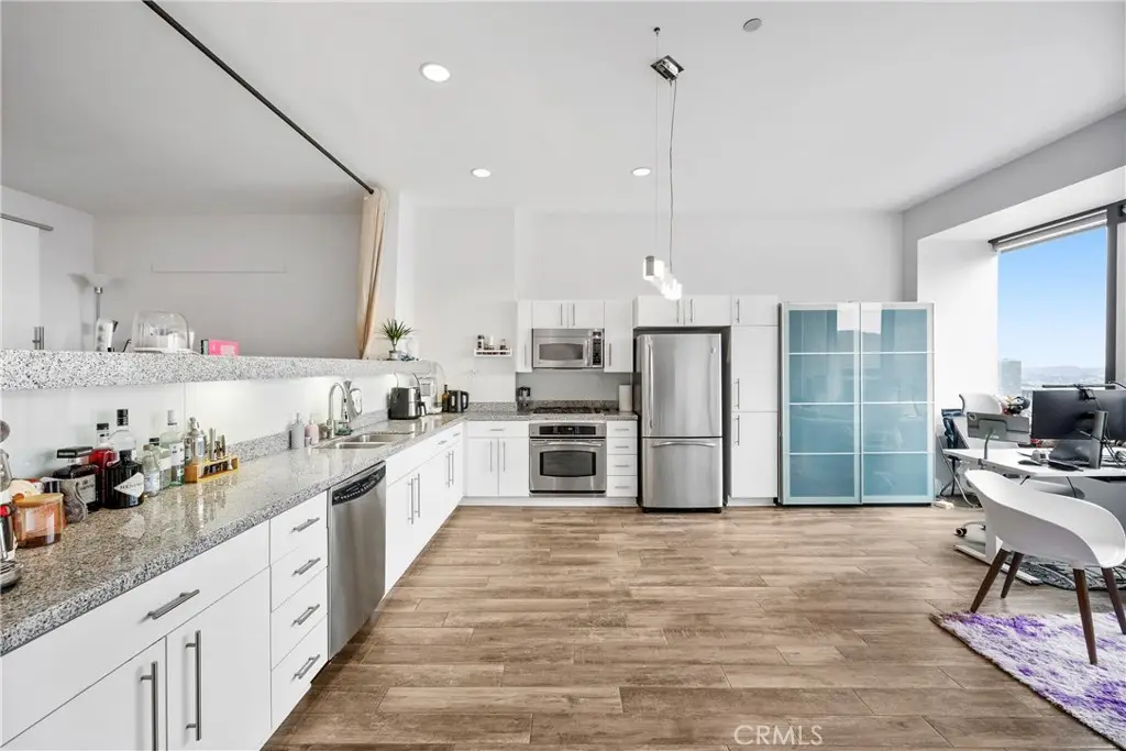 1100 Wilshire Boulevard #2607, Los Angeles, CA 90017 - Image #1