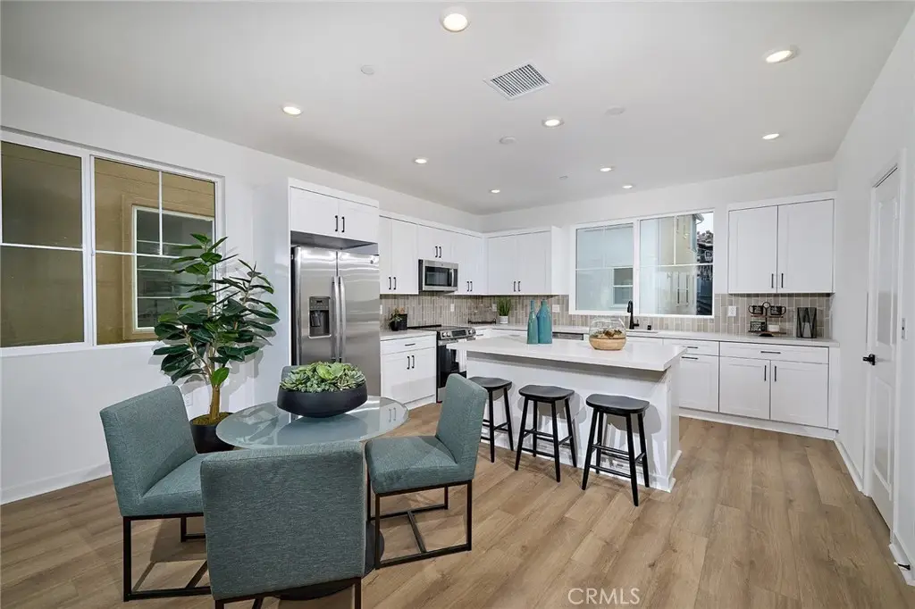 6052 Fairfax Drive, Bakersfield, CA 92880 - Image #1