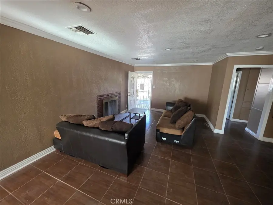 44108 Gadsden Avenue, Lancaster, CA 93534 - Image #2