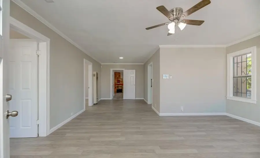 542 W 105th Street, Los Angeles, CA 90044 - Image #2