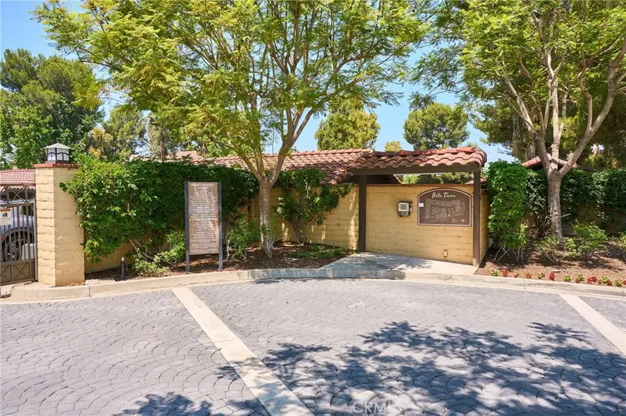 25591 Indian Hill Lane #E, Laguna Hills, CA 92653 - Image #3