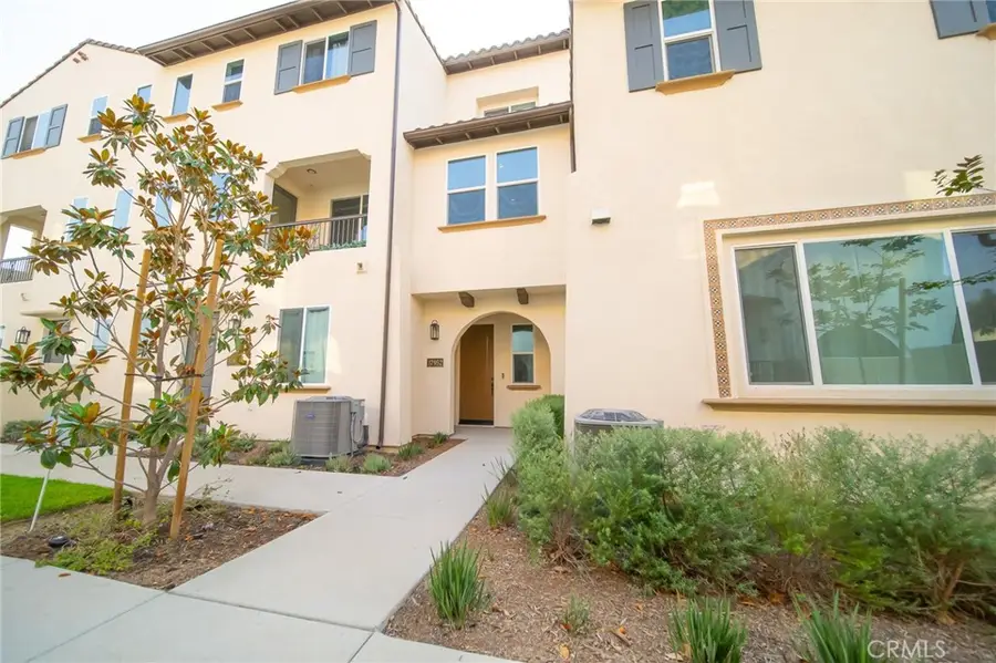 17952 Seaglass Drive, Huntington Beach, CA 92647 - Image #2