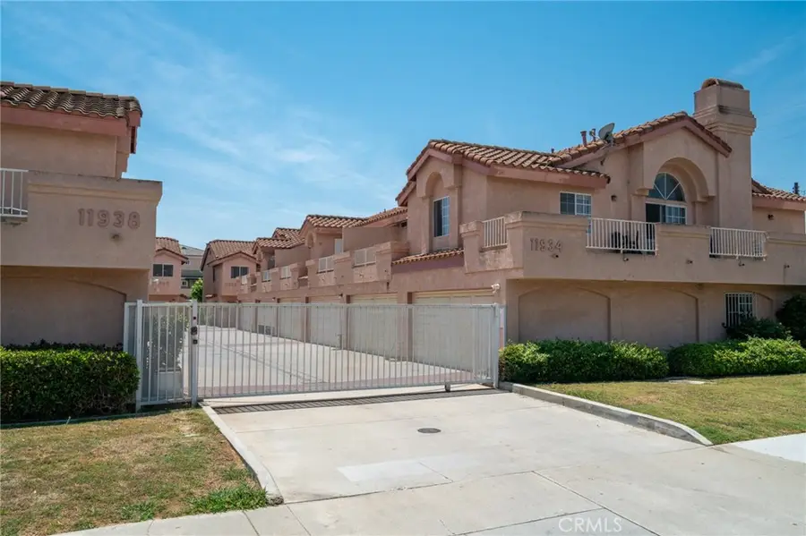 11932 207th Street, Lakewood, CA 90715 - Image #2