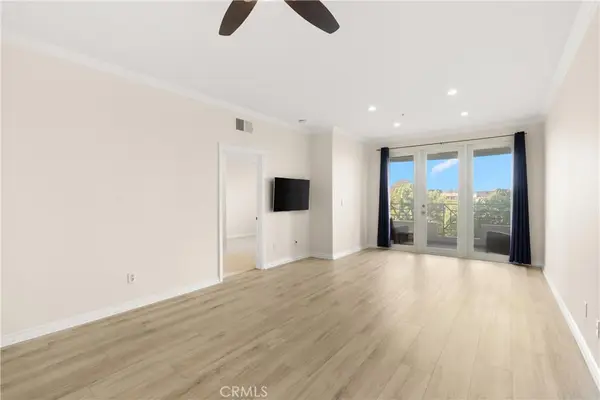 2243 Martin #207, Irvine, CA 92612