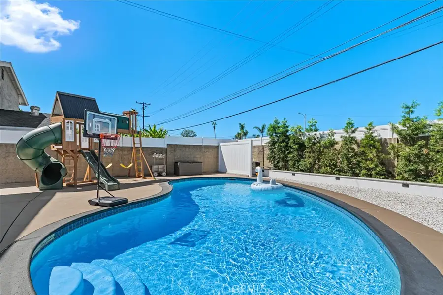 16261 Angler Lane, Huntington Beach, CA 92647 - Image #2