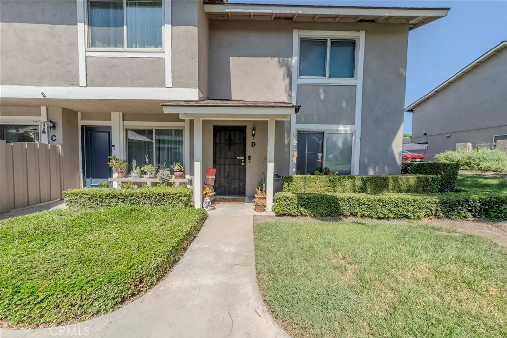 1726 N Oak Knoll N #D, Anaheim, CA 92807 - Image #1