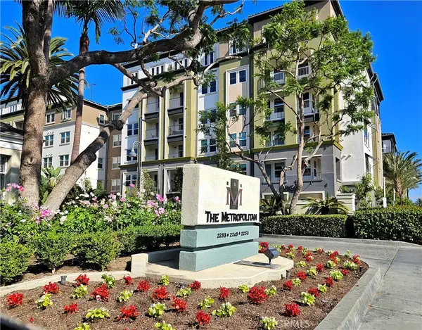 2233 Martin #119, Irvine, CA 92612