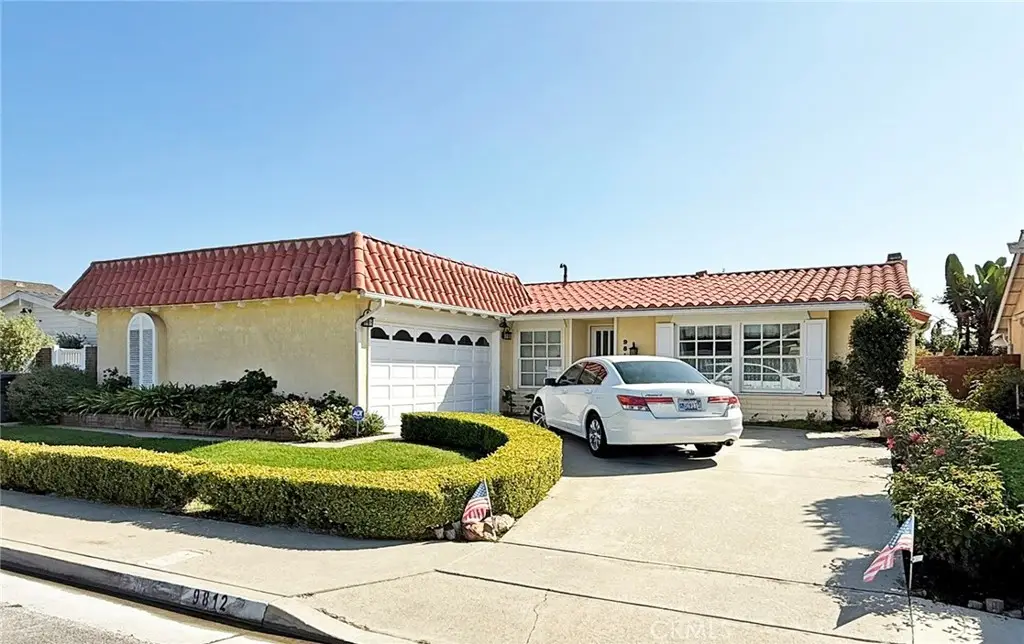 9812 La Cresta, Huntington Beach, CA 92646 - Image #1