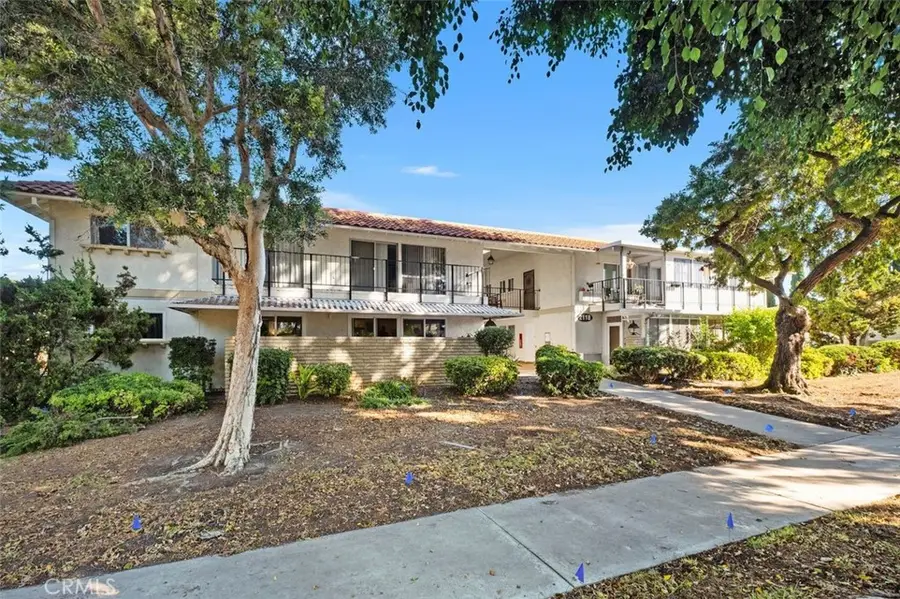 2118 Via Puerta #d, Laguna Woods, CA 92637 - Image #2