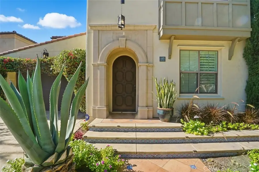 65 Rolling Green, Irvine, CA 92620 - Image #2
