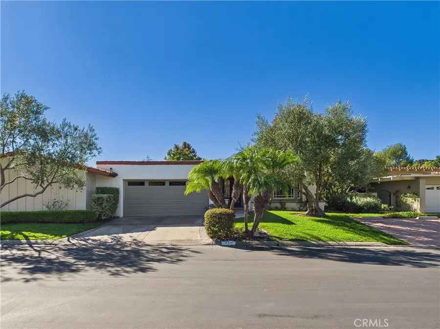 519 Vista Flora, Newport Beach, CA 92660 - Image #2