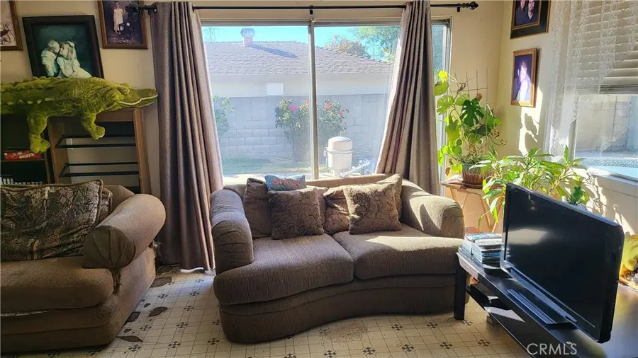 5724 N Galanto, Azusa, CA 91702 - Image #2