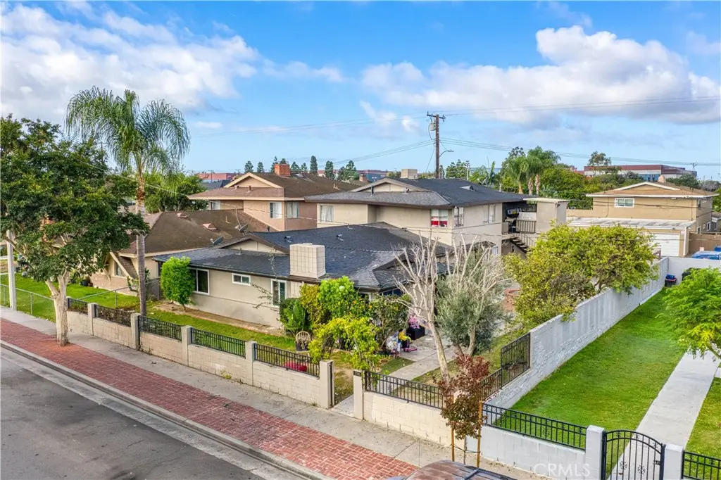 17091 Oak, Huntington Beach, CA 92647 - Image #1