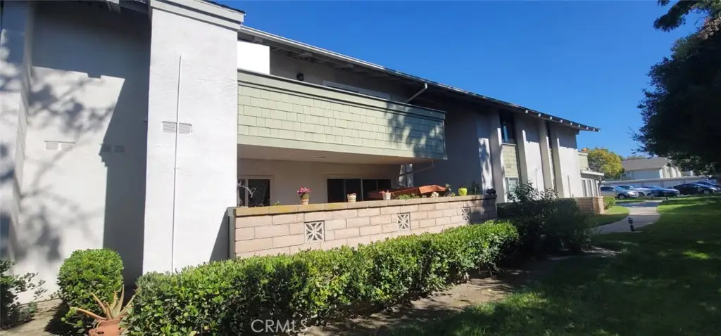8633 Portola Court #18G, Huntington Beach, CA 92646 - Image #1