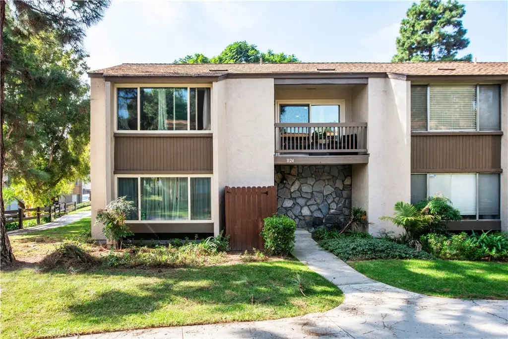 1124 Okapi, San Buenaventura Ventura, CA 93003 - #1