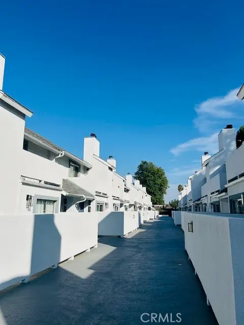 7304 Balboa Boulevard #C, Van Nuys, CA 91406 - Image #3