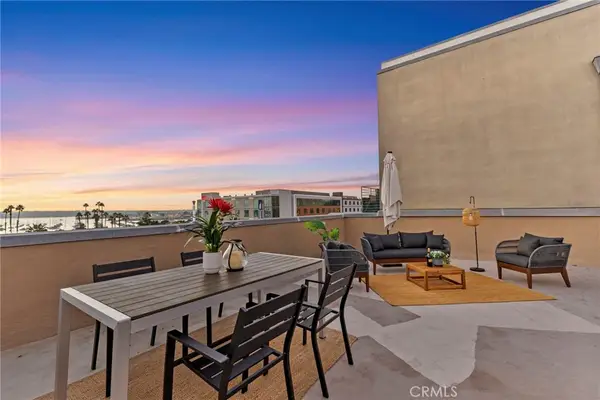 941 W Hawthorn #9, San Diego, CA 92101