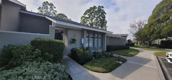 8766 Tulare Drive #405B, Huntington Beach, CA 92646