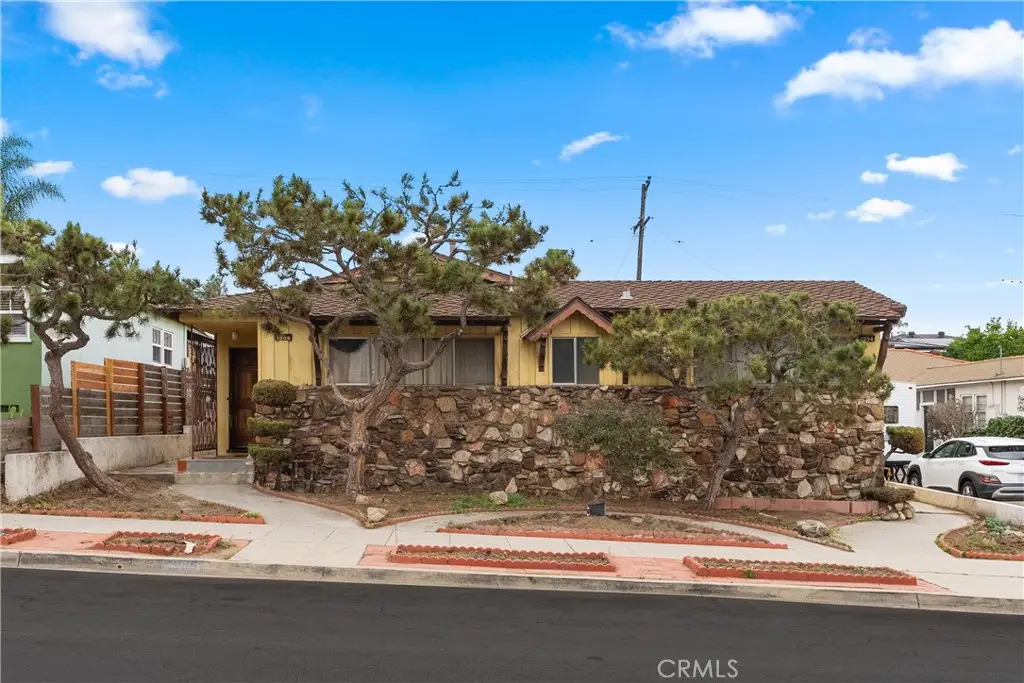 1984 Raymond, Signal Hill, CA 90755 - Image #1