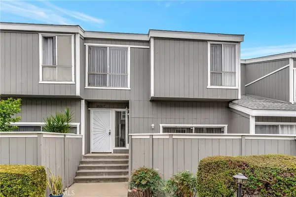 2670 W Segerstrom #f, Santa Ana, CA 92704