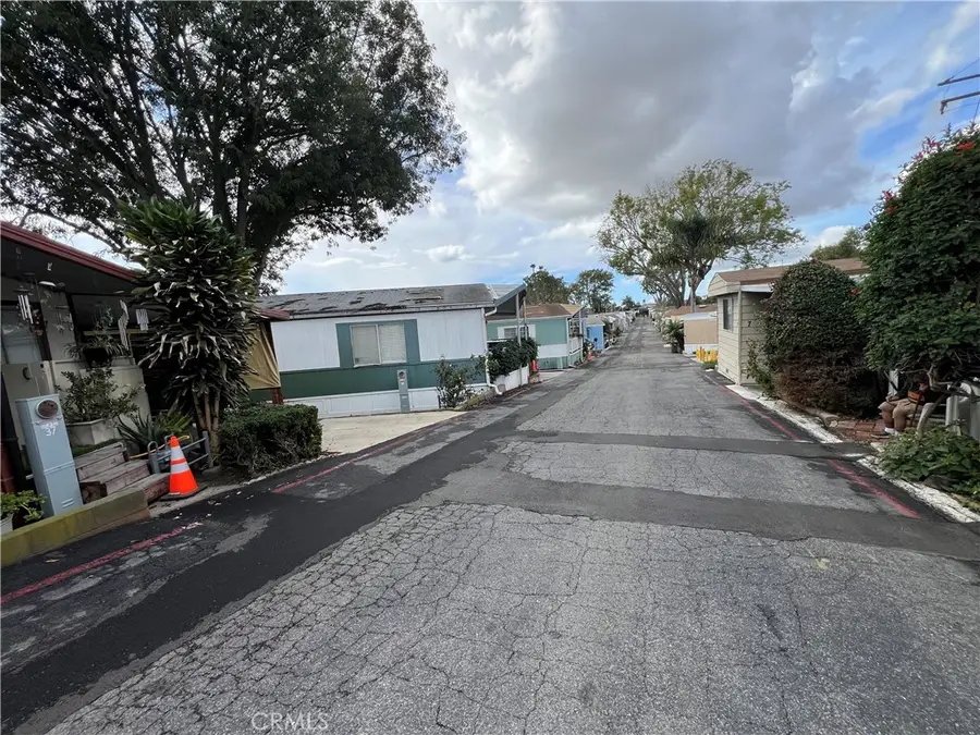 17261 Gothard, Huntington Beach, CA 92647 - Image #3