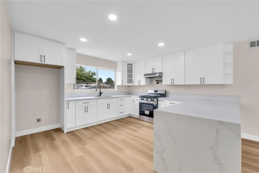 621 Rosita, Santa Ana, CA 92703 - Image #2