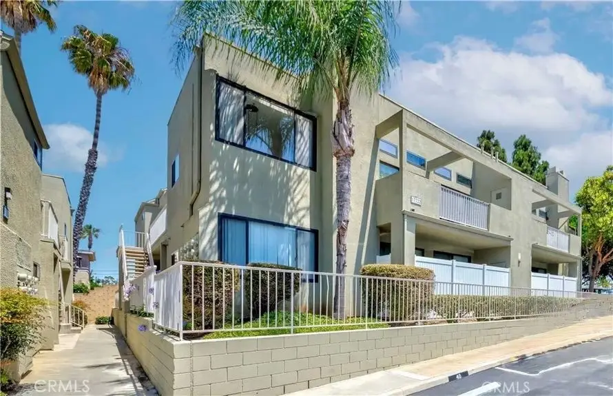 17722 Sergio Cir #203, Huntington Beach, CA 92647 - Image #1