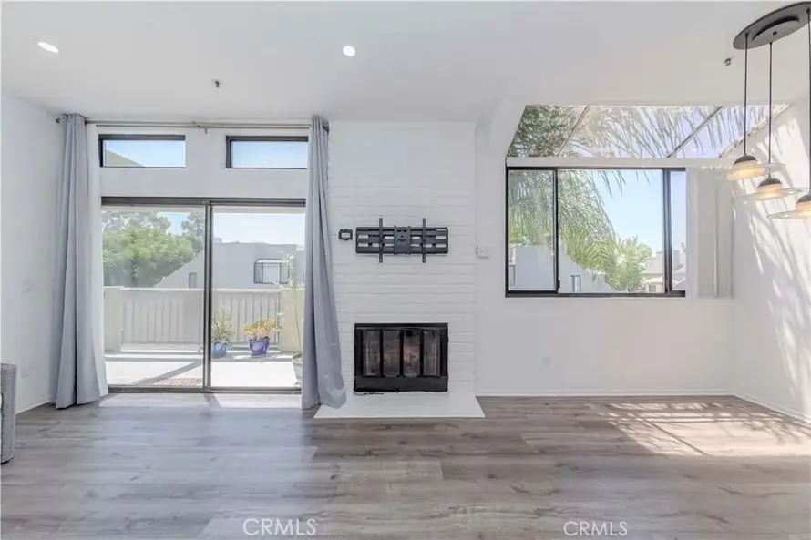 17722 Sergio Cir #203, Huntington Beach, CA 92647 - Image #3