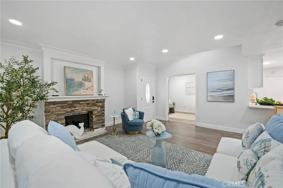 15311 Yorkshire Lane, Huntington Beach, CA 92647 - Image #3