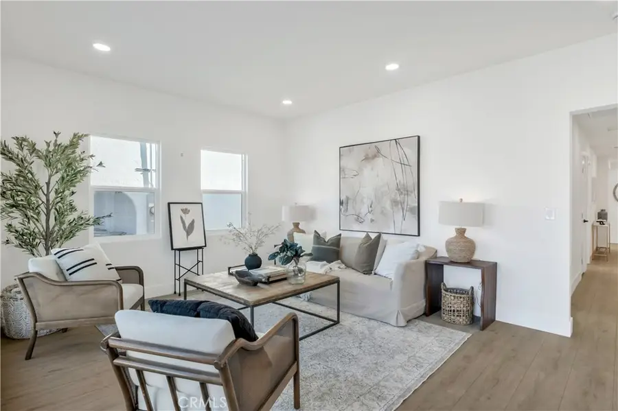 834 W 95th Street, Los Angeles, CA 90044 - Image #2