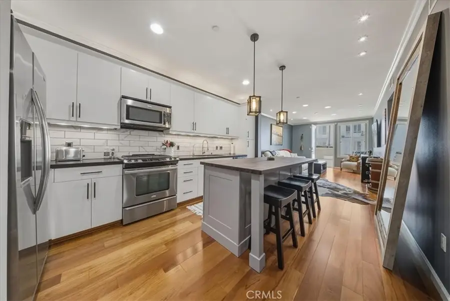 1901 S Victoria, Oxnard, CA 93035 - Image #2