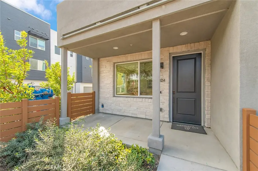 824 S Harbor Blvd, Santa Ana, CA 92704 - #3